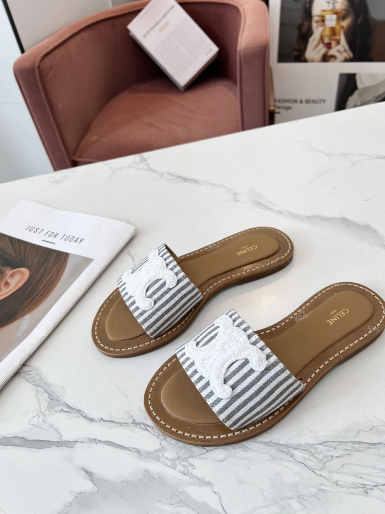Durable Cxlxne Slippers 116026