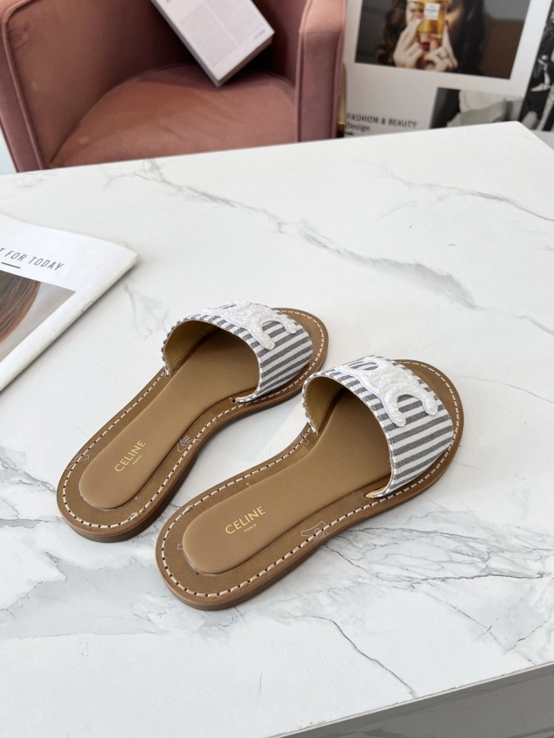 Durable Cxlxne Slippers 116026