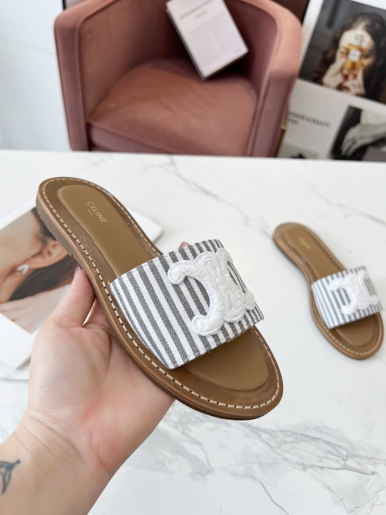 Durable Cxlxne Slippers 116026