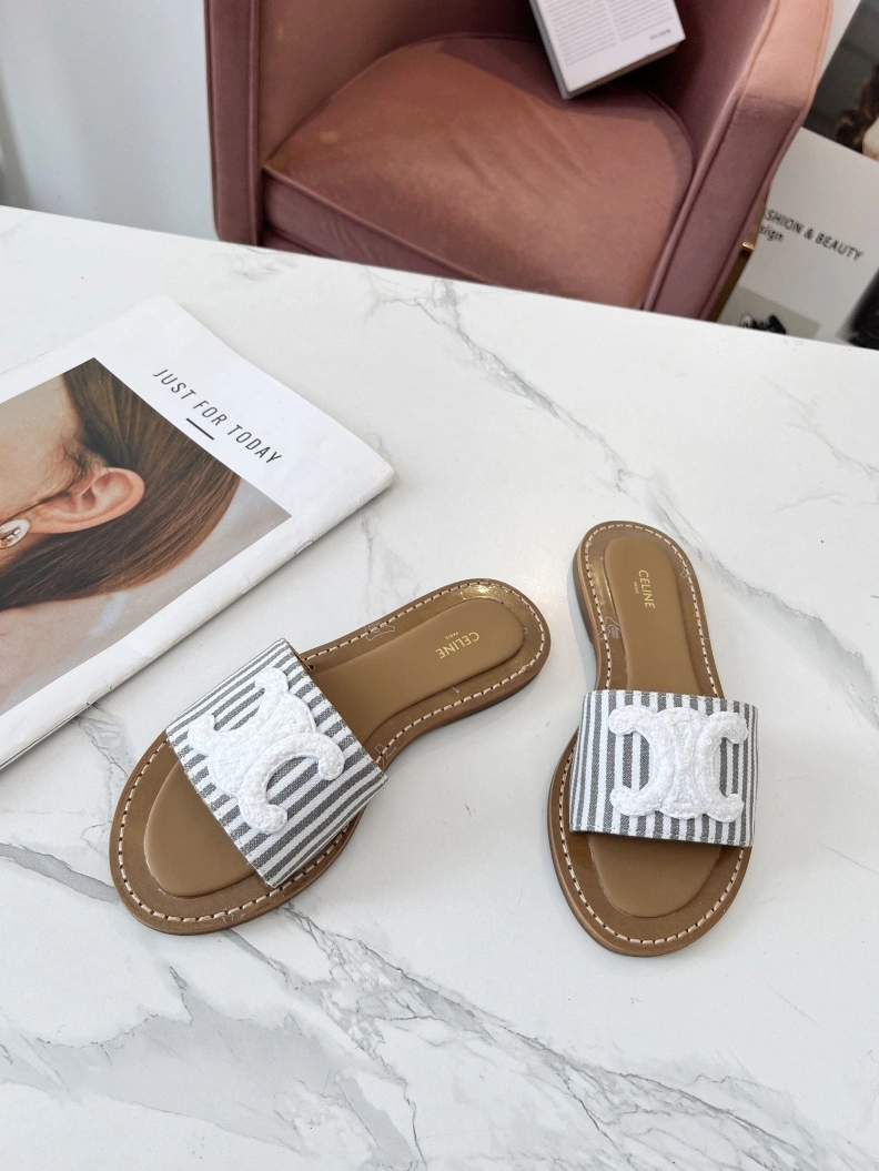 Durable Cxlxne Slippers 116026