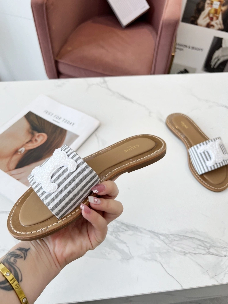 Durable Cxlxne Slippers 116026