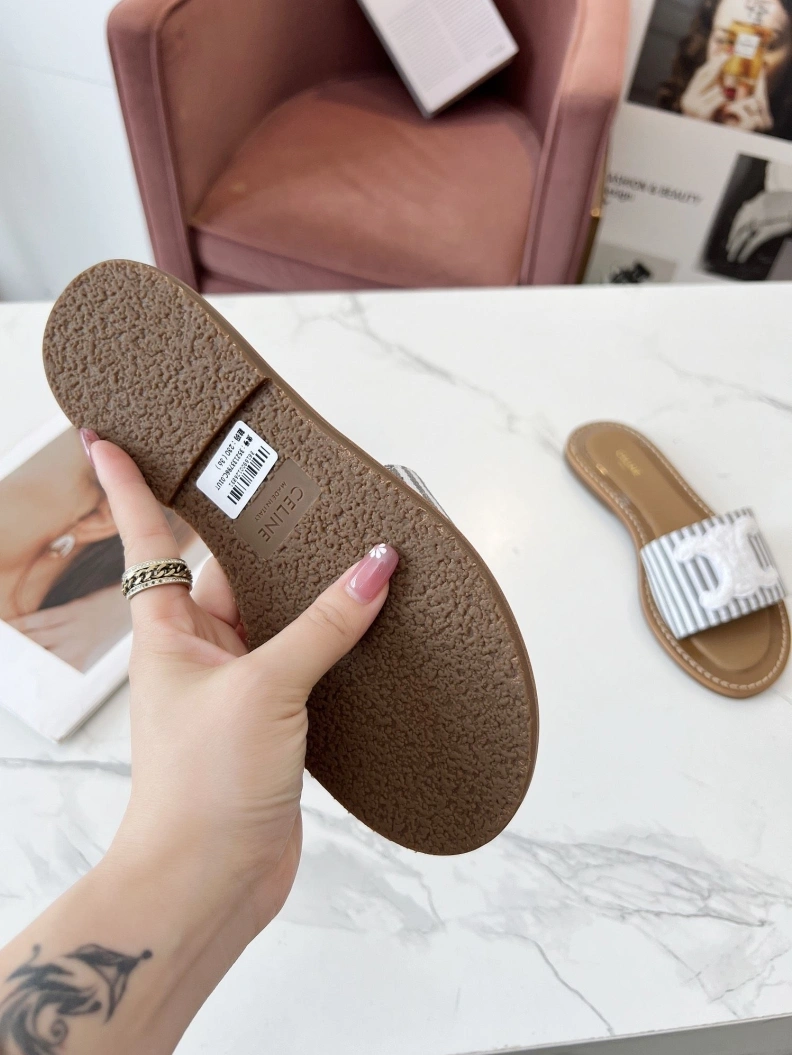 Durable Cxlxne Slippers 116026