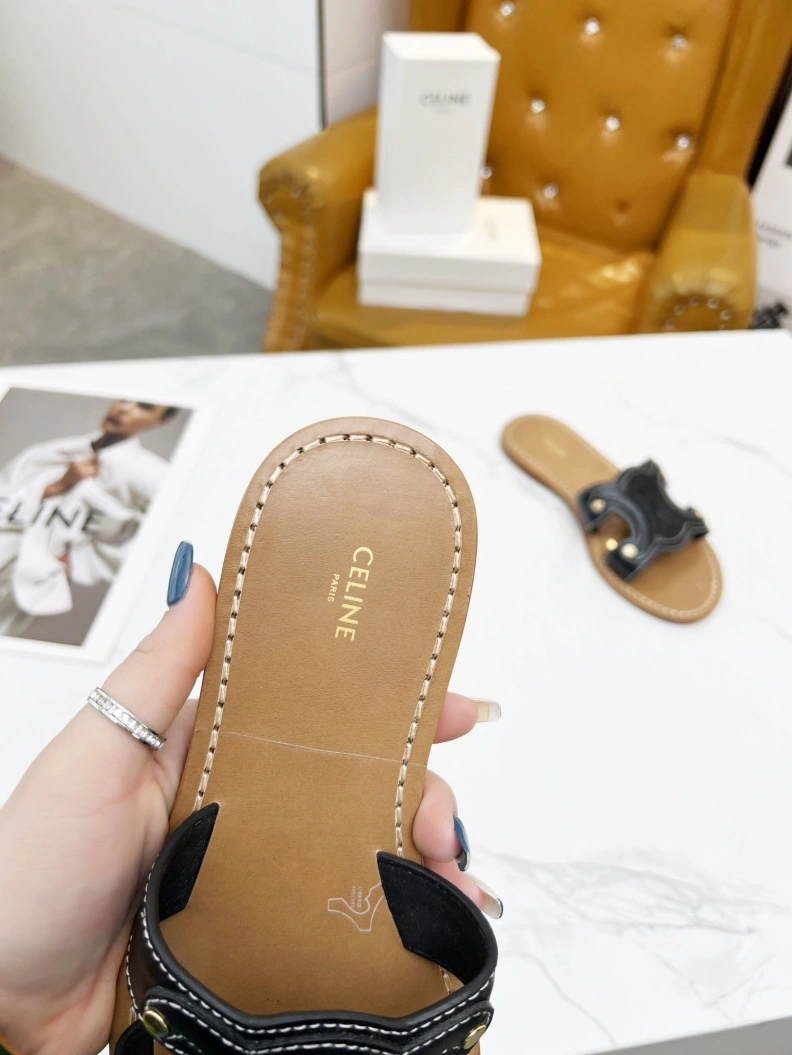 GoodFit Cxlxne Slippers 116016