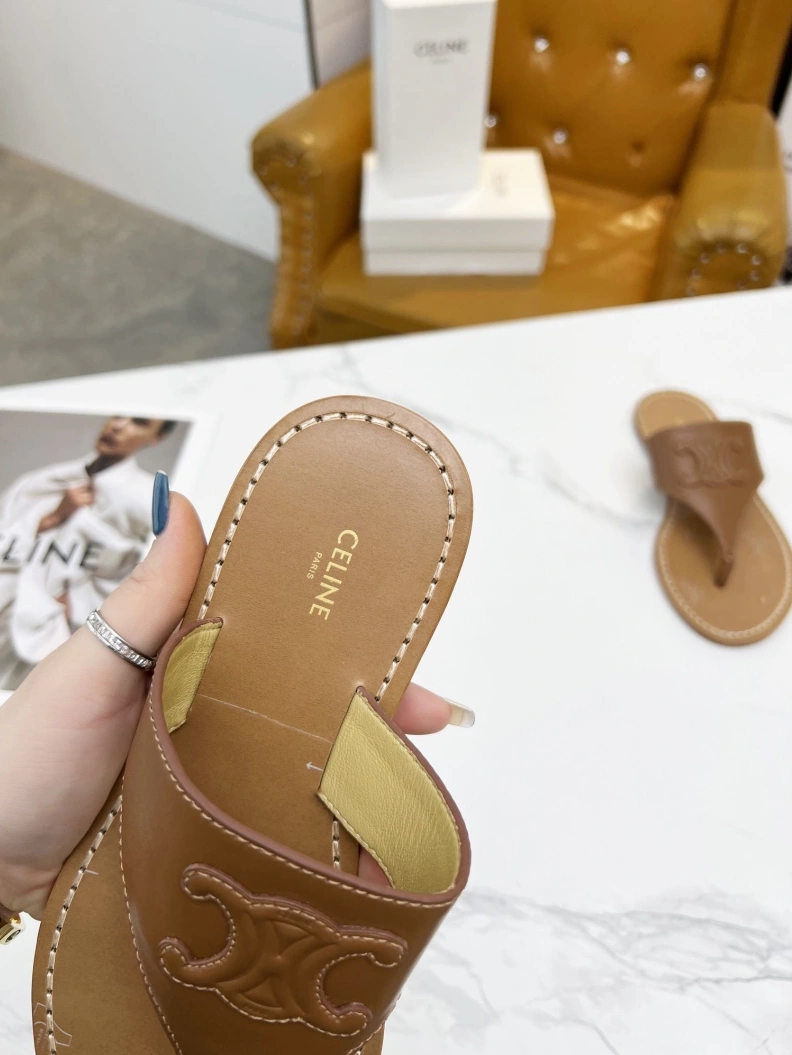 Bold Cxlxne Slippers 116003
