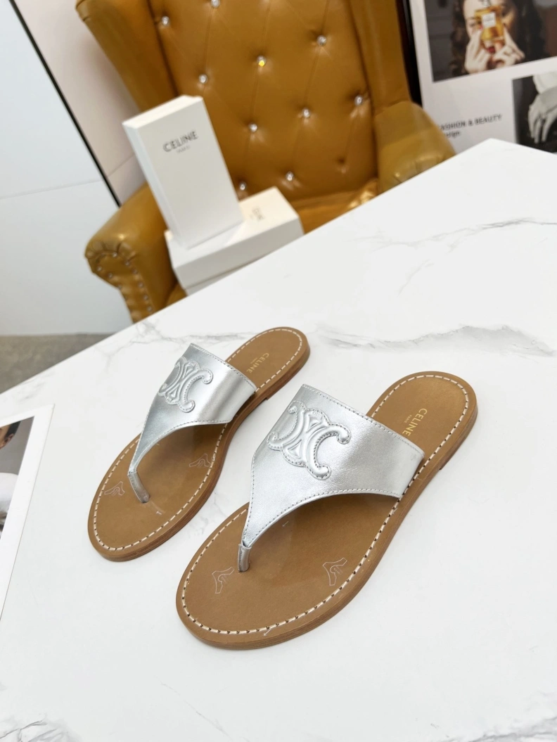 Efficient Cxlxne Slippers 115999