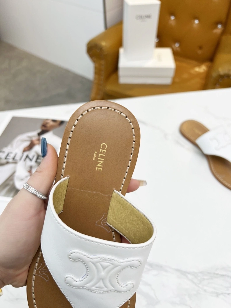 Durable Cxlxne Slippers 115996