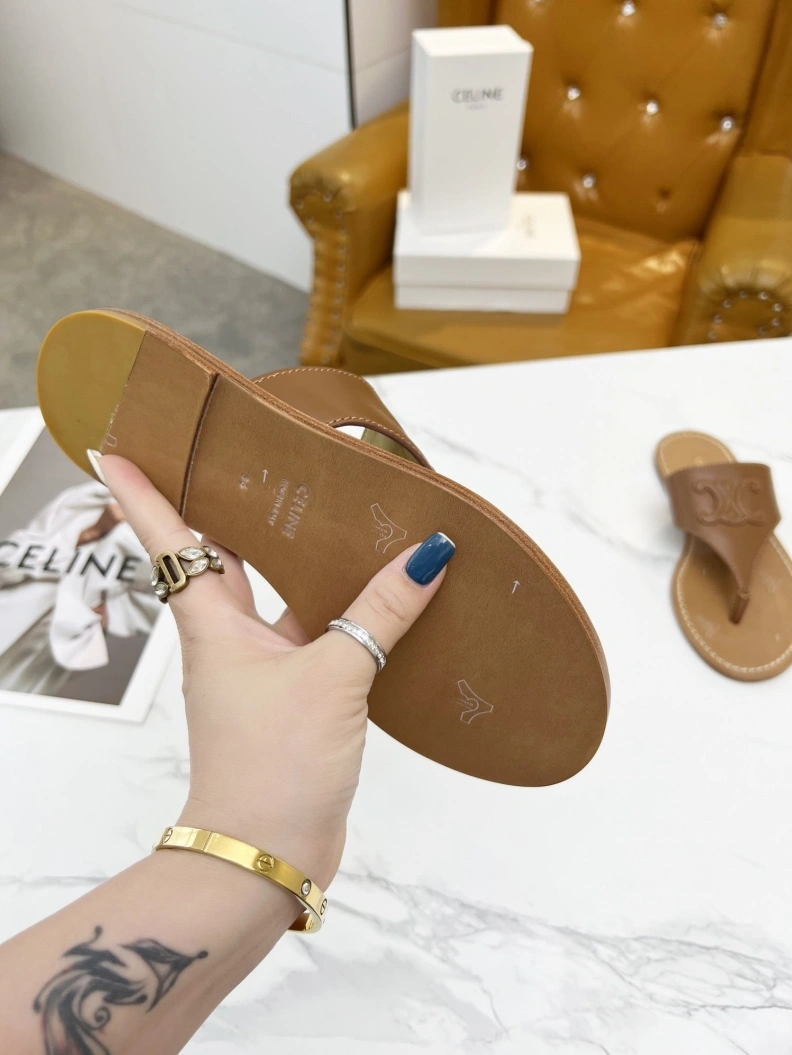 Durable Cxlxne Slippers 115996