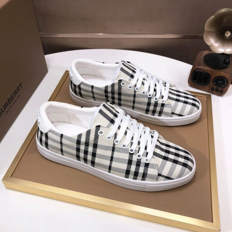 Fashionable Bxrbxrry Sneakers 114674