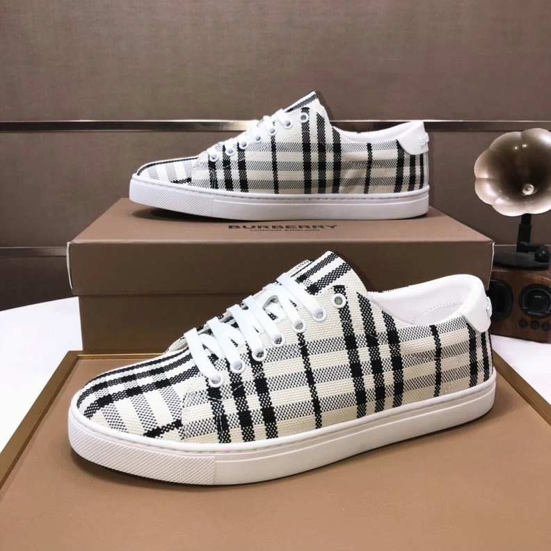 Fashionable Bxrbxrry Sneakers 114674