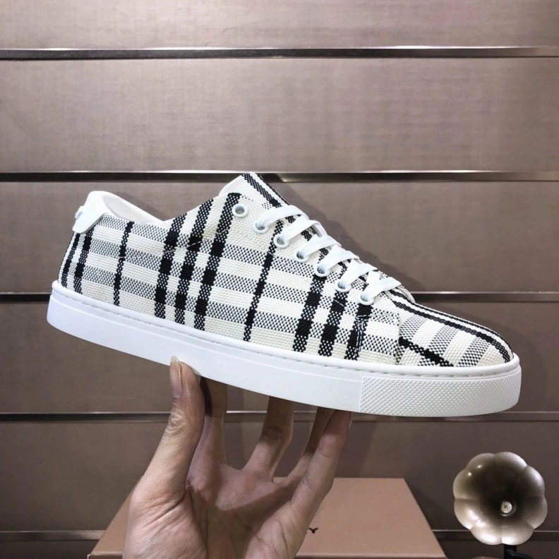 Fashionable Bxrbxrry Sneakers 114674