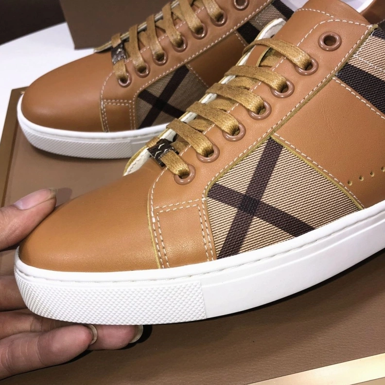 WellDesigned Bxrbxrry Sneakers 114672