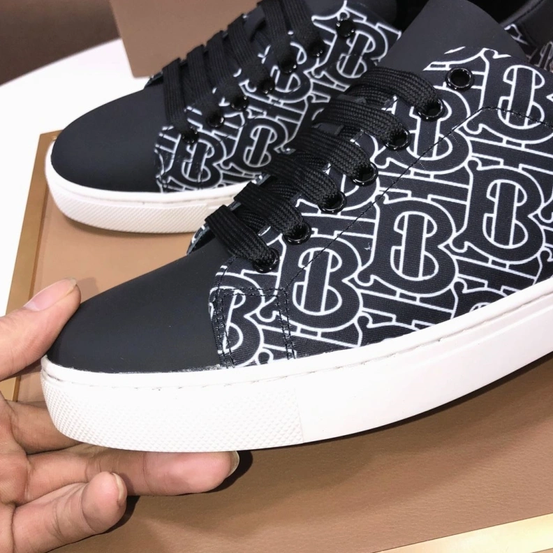 Reliable Bxrbxrry Sneakers 114670