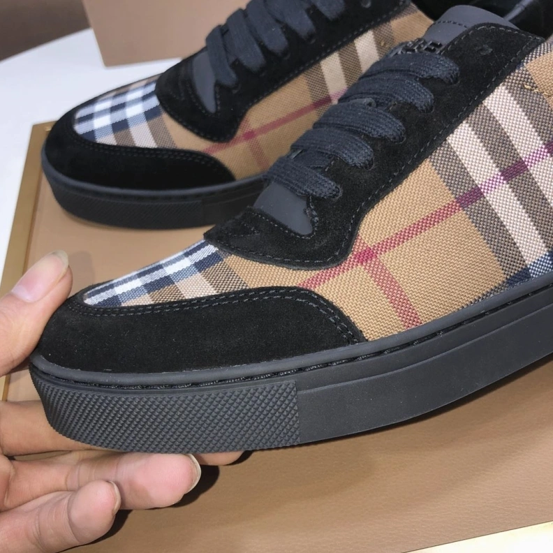 Durable Bxrbxrry Sneakers 114669