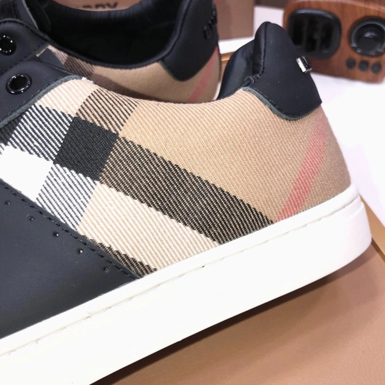 Soft Bxrbxrry Sneakers 114659