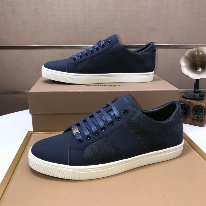 Durable Bxrbxrry Sneakers 114657