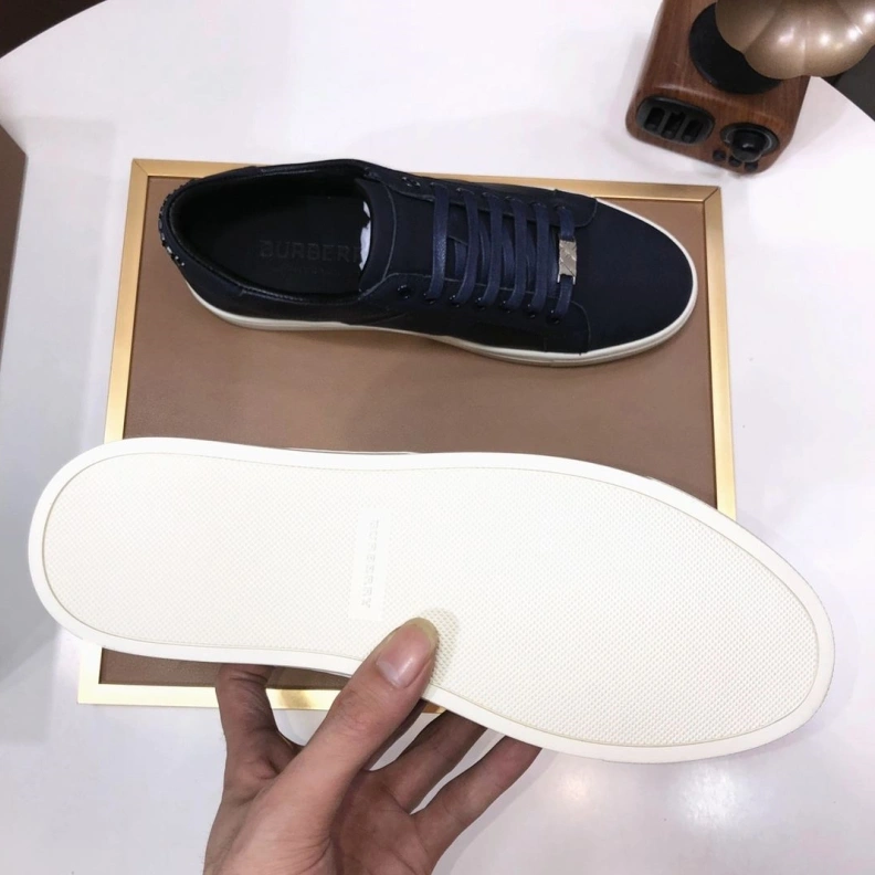 Durable Bxrbxrry Sneakers 114657