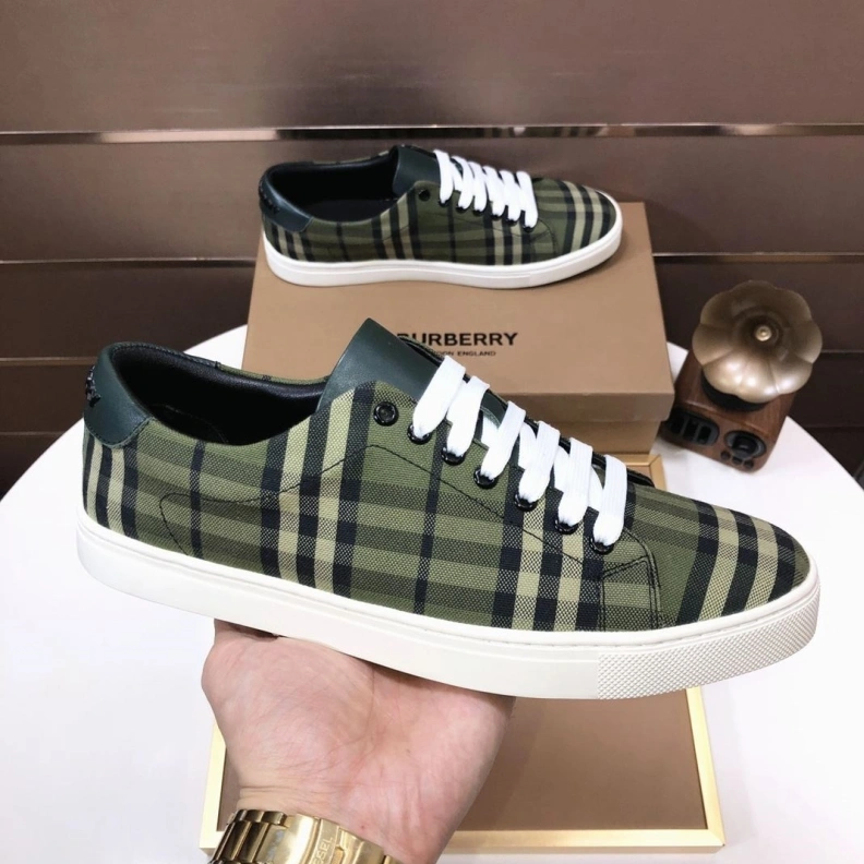 Flexible Bxrbxrry Sneakers 114658