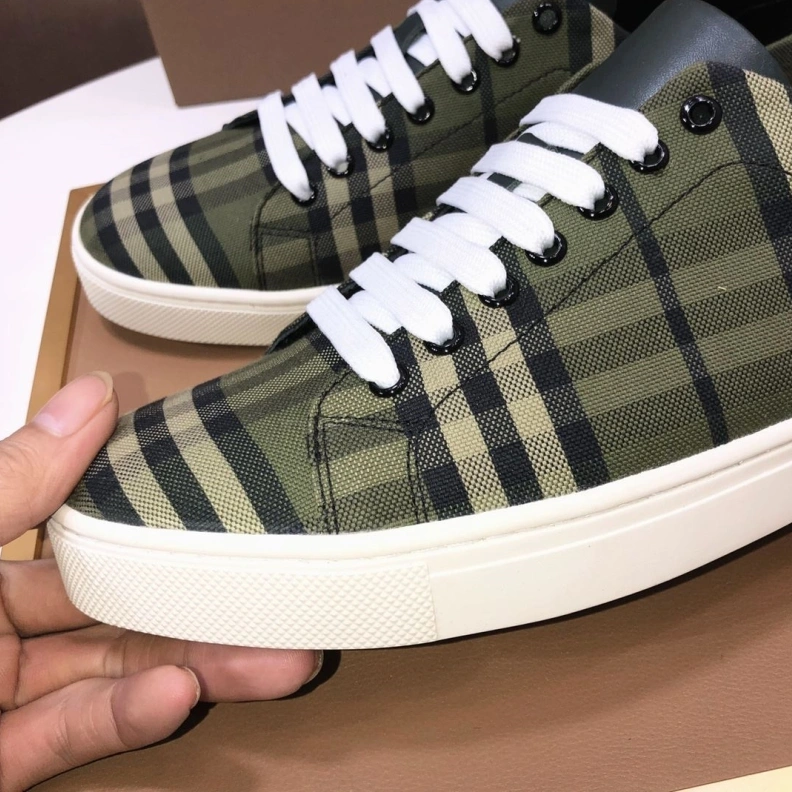 Flexible Bxrbxrry Sneakers 114658