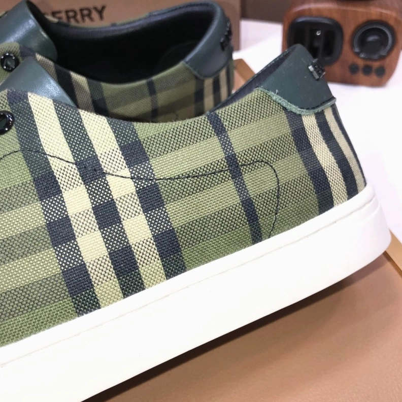 Flexible Bxrbxrry Sneakers 114658