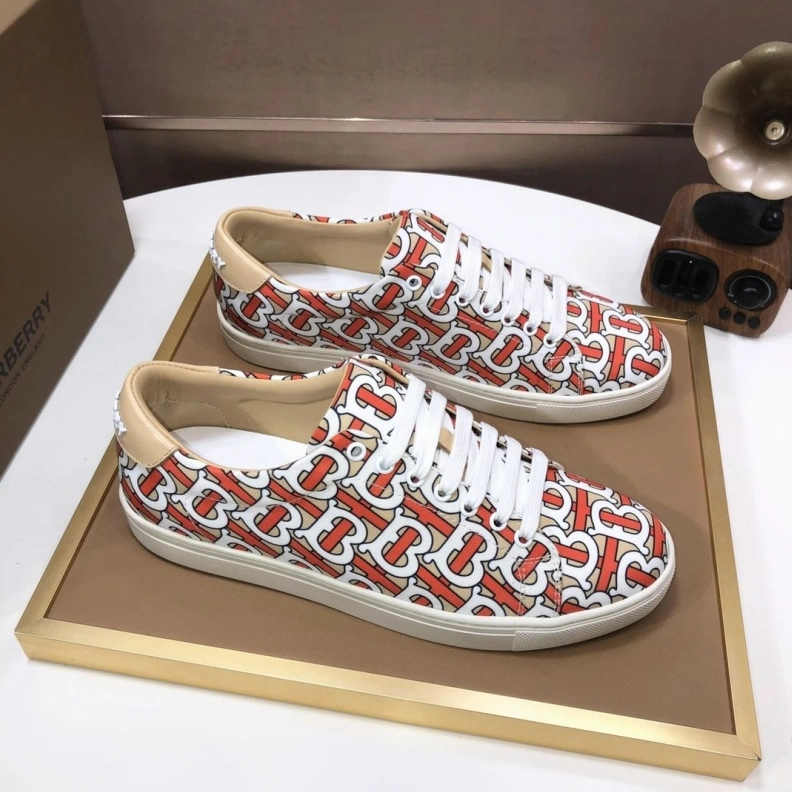 Fashionable Bxrbxrry Sneakers 114650
