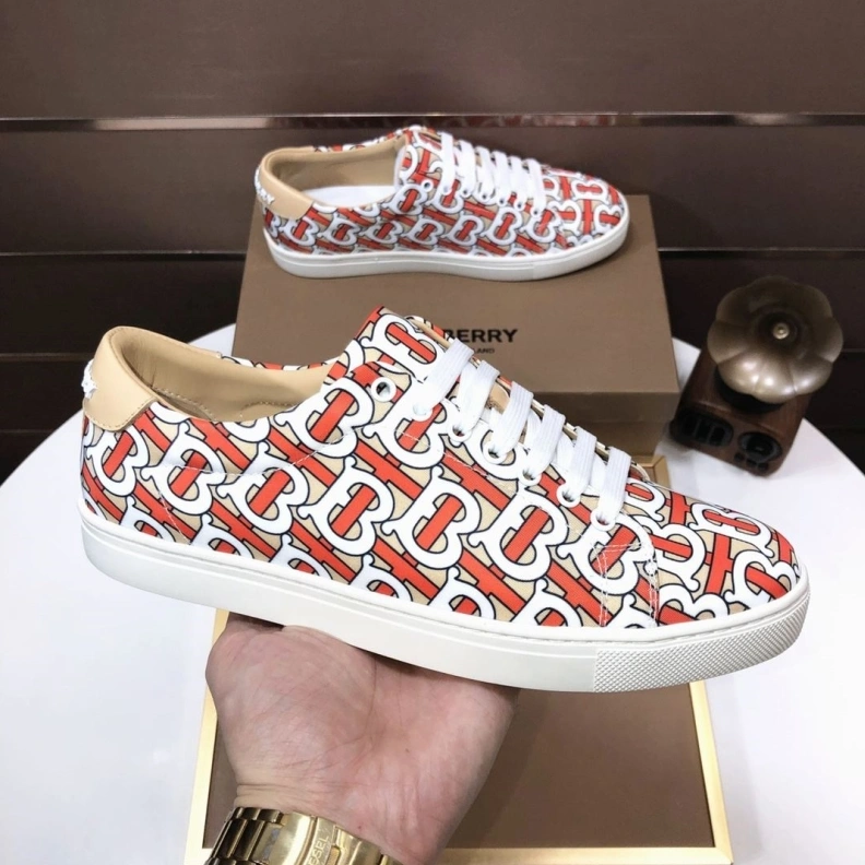 Fashionable Bxrbxrry Sneakers 114650