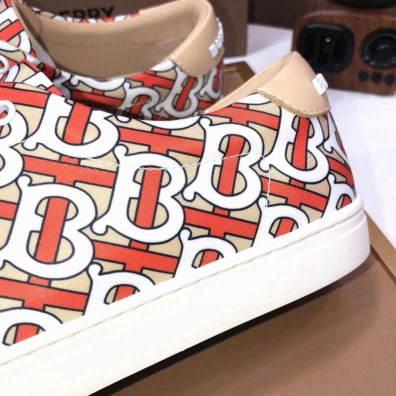 Fashionable Bxrbxrry Sneakers 114650