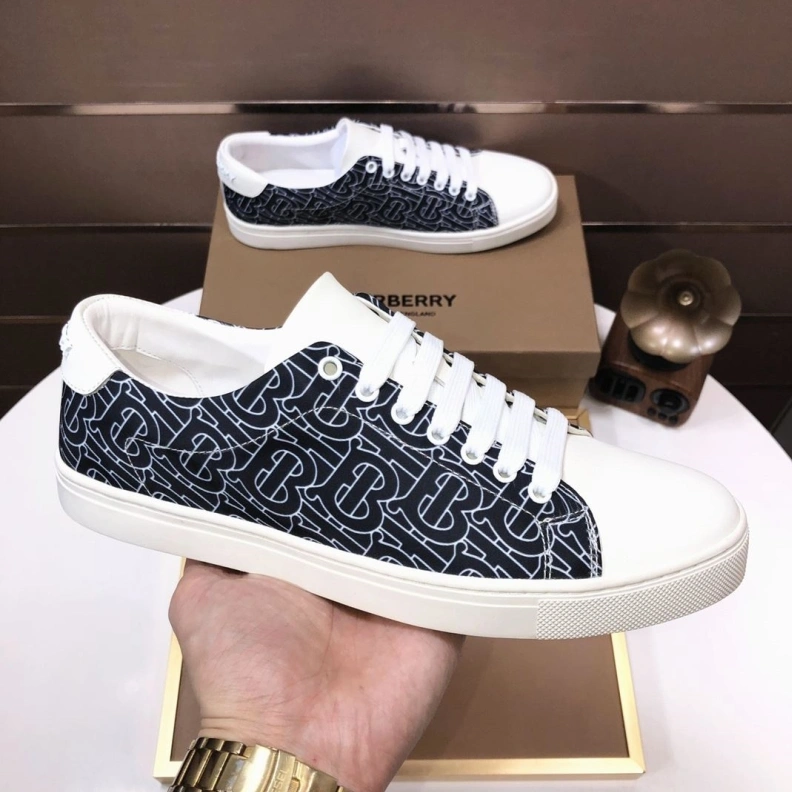 Lightweight Bxrbxrry Sneakers 114644