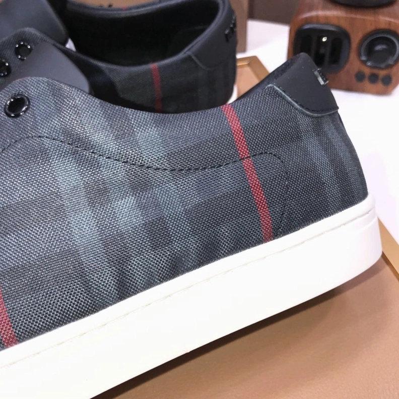 Bold Bxrbxrry Sneakers 114642