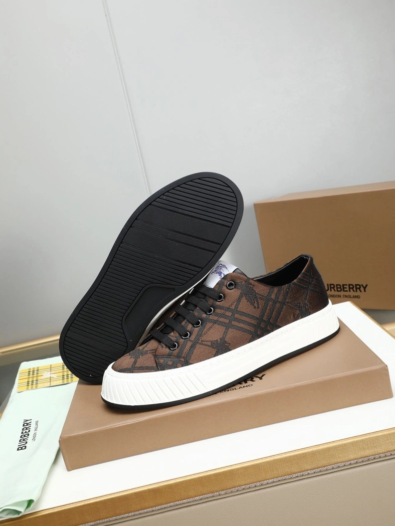 Elegant Bxrbxrry Sneakers 114645