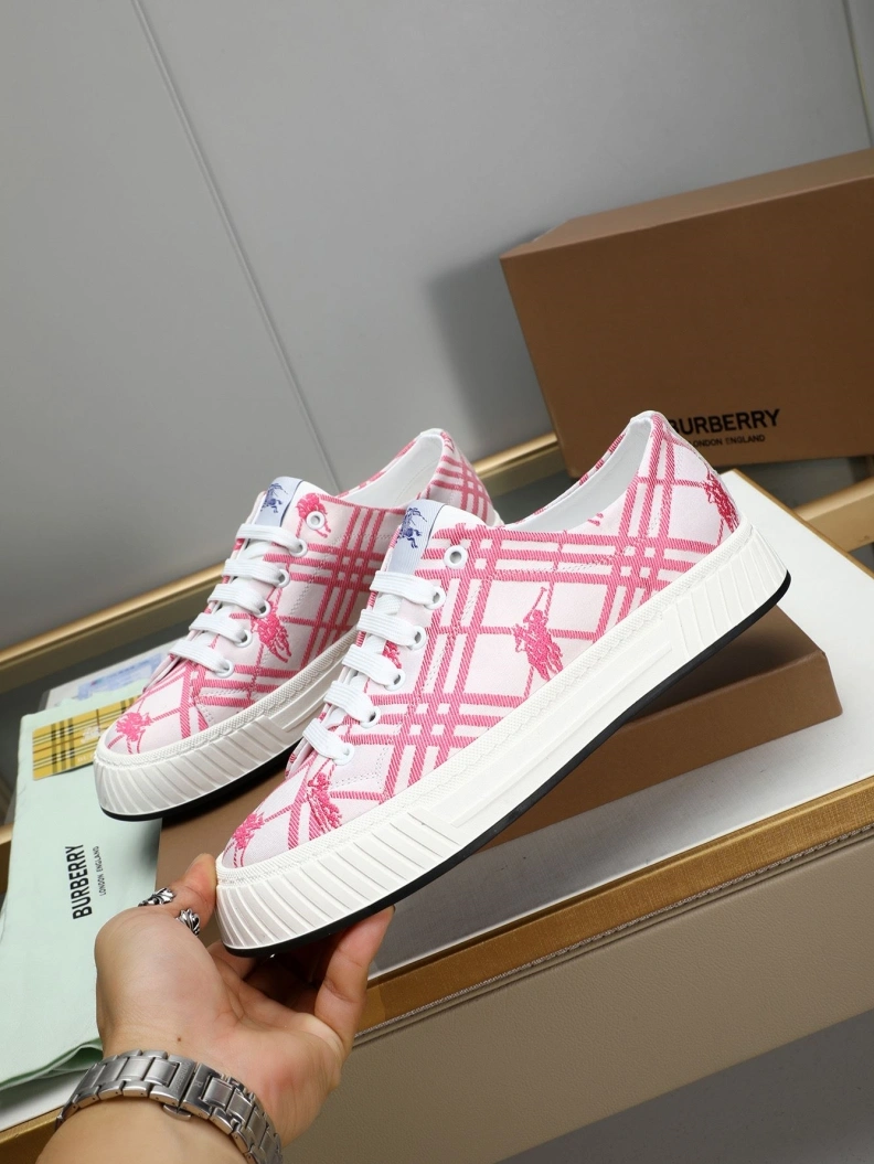 Durable Bxrbxrry Sneakers 114639