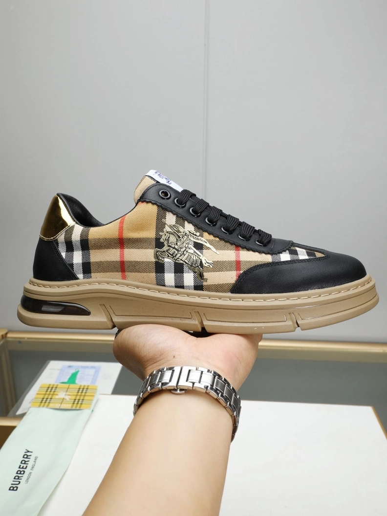 Fashionable Bxrbxrry Sneakers 114640