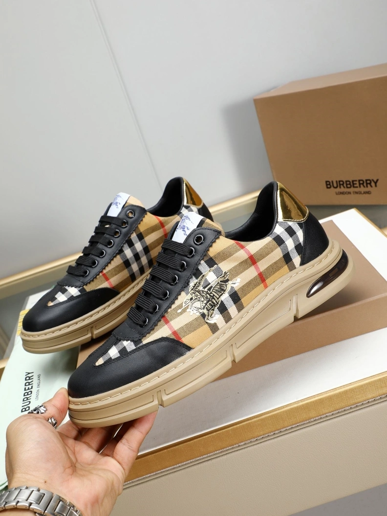 Fashionable Bxrbxrry Sneakers 114640