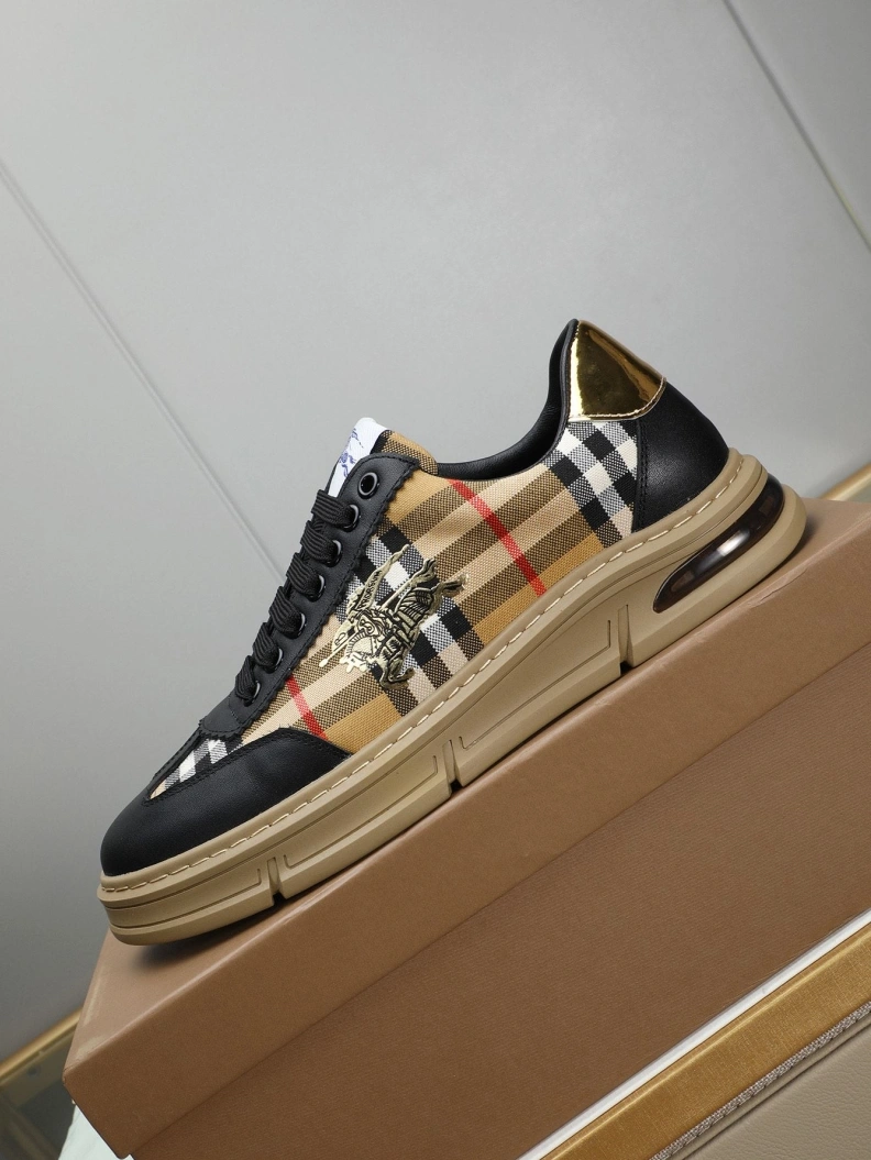 Fashionable Bxrbxrry Sneakers 114640