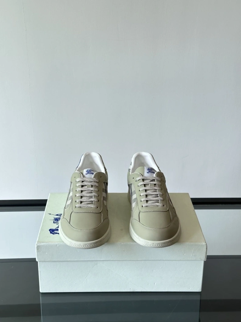 Cozy Bxrbxrry Sneakers 114635