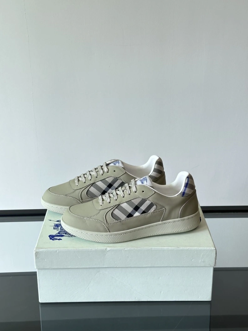 Cozy Bxrbxrry Sneakers 114635