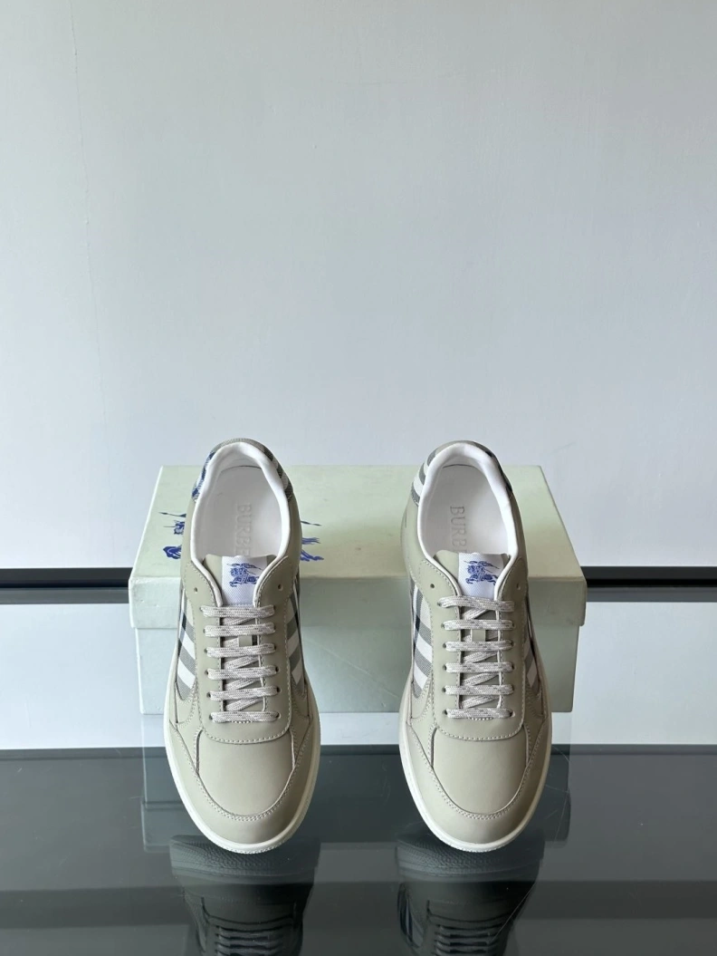 Cozy Bxrbxrry Sneakers 114635