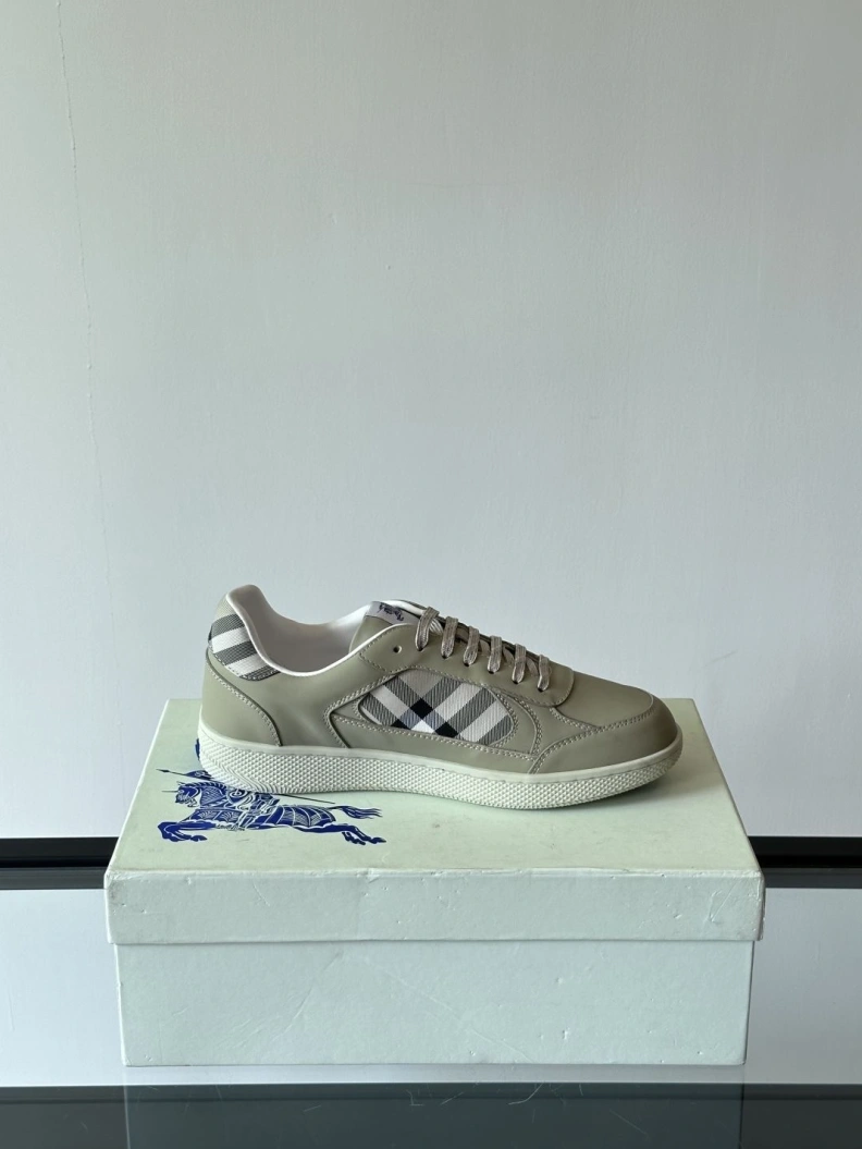 Cozy Bxrbxrry Sneakers 114635