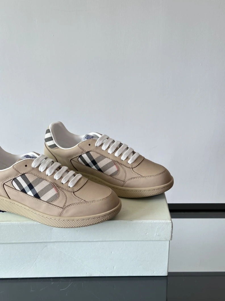 Unique Bxrbxrry Sneakers 114633