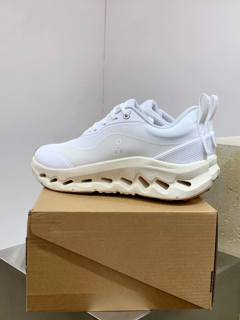 Elegant Mxnxlo Blxhnxk Sneakers 192972