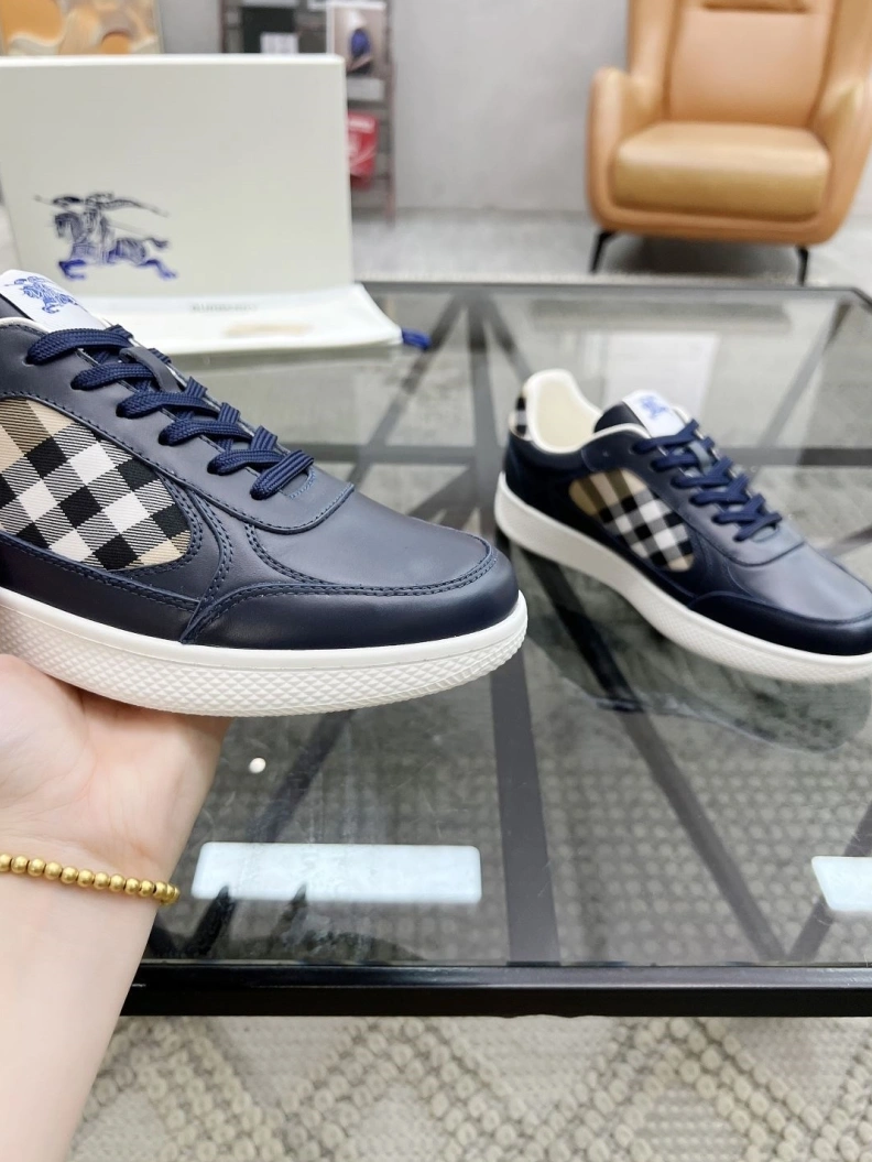 Comfortable Bxrbxrry Sneakers 114632