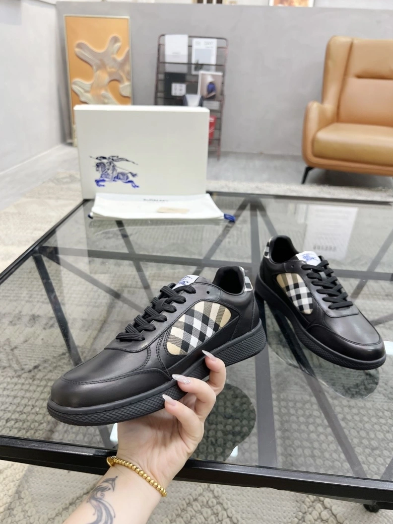 Durable Bxrbxrry Sneakers 114630
