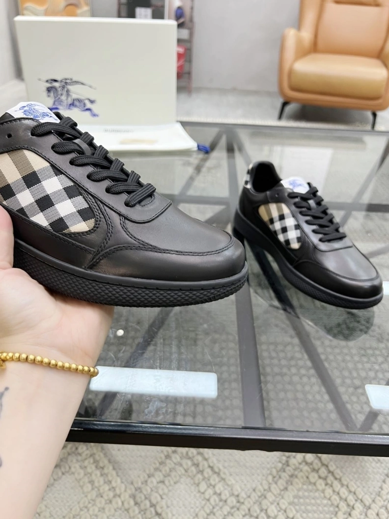 Durable Bxrbxrry Sneakers 114630