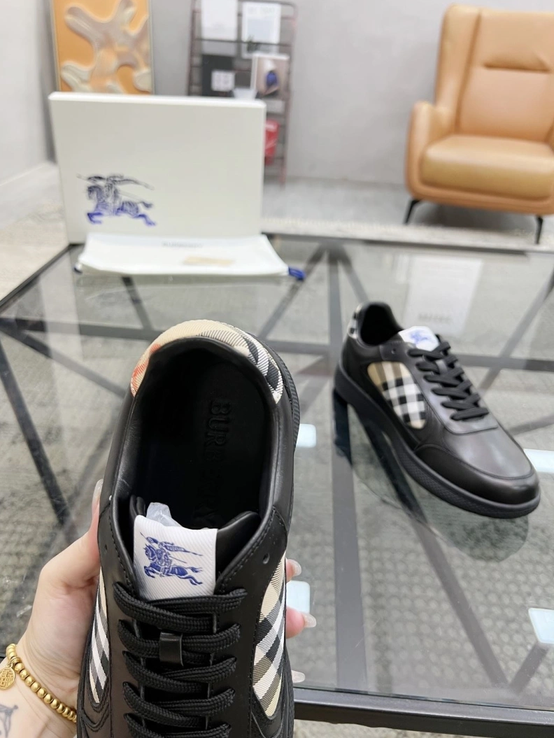 Durable Bxrbxrry Sneakers 114630