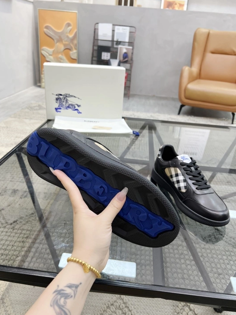 Durable Bxrbxrry Sneakers 114630