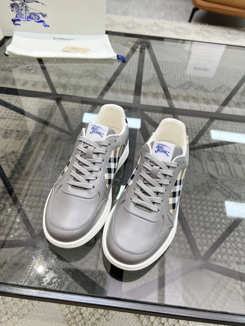 Minimalist Bxrbxrry Sneakers 114629