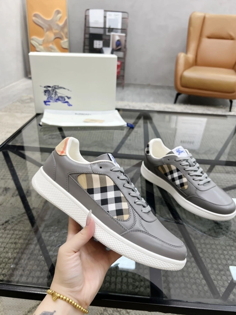 Minimalist Bxrbxrry Sneakers 114629