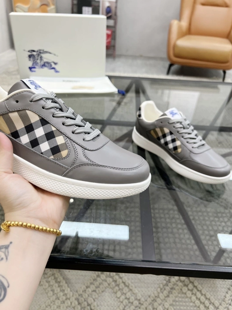 Minimalist Bxrbxrry Sneakers 114629