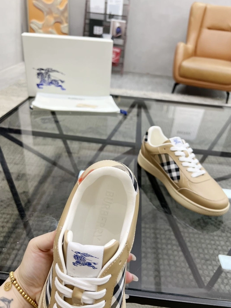 Bxrbxrry Sneakers Sleek 114627