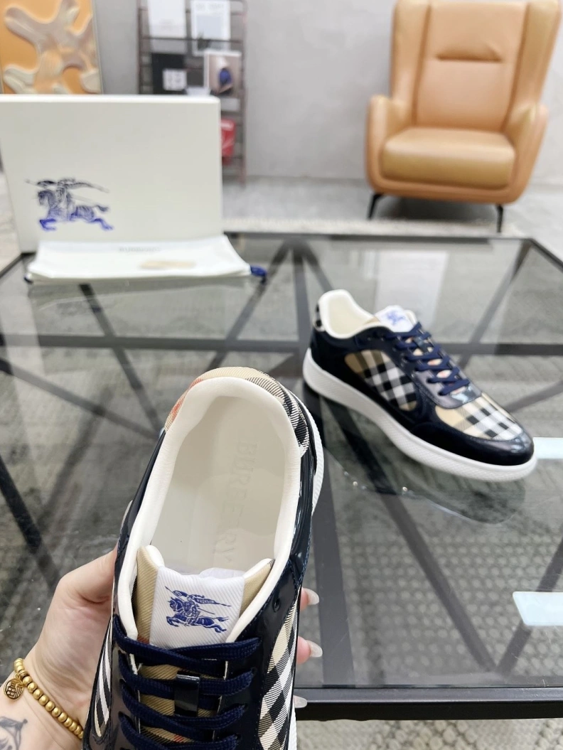 Trendy Bxrbxrry Sneakers 114624