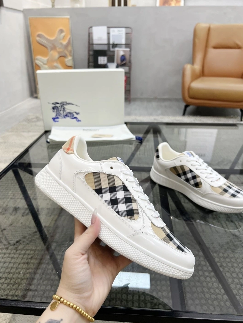 Sleek Bxrbxrry Sneakers 114622